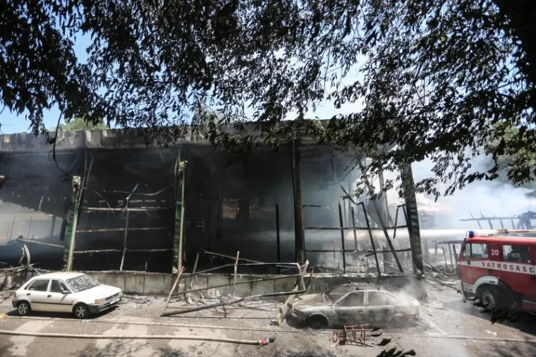 VATRA PROGUTALA ČITAV SPORTSKI CENTAR: Pogledajte razmjere požara koji je jutros buknuo nedaleko od centra Zagreba