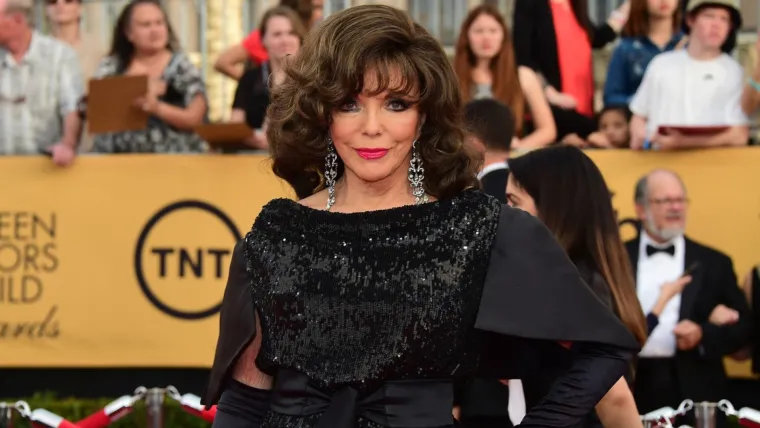 Možete li vjerovati da ova žena ima 91 godinu? Za Joan Collins kao da je vrijeme stalo