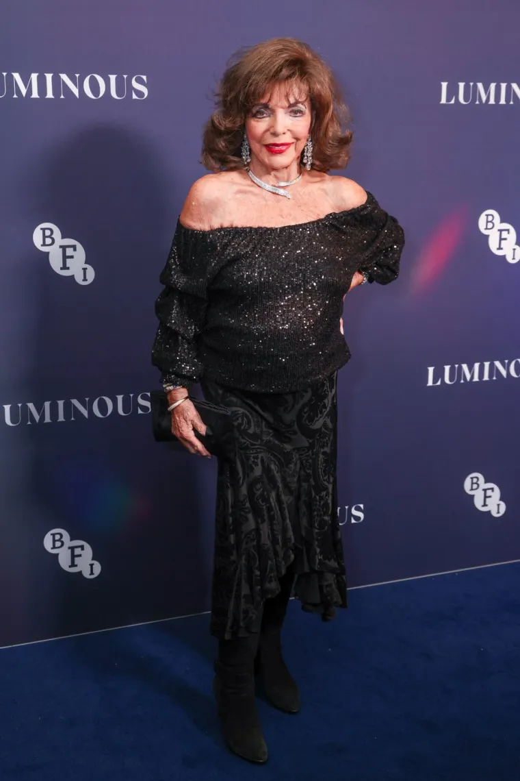 Možete li vjerovati da ova žena ima 91 godinu? Za Joan Collins kao da je vrijeme stalo