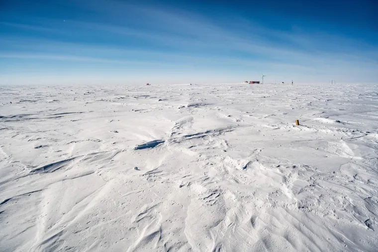 8. Interglacijalno razdoblje: Svakih 100.000 godina, svijet je pod dominacijom ledenog doba koje dramatično smanjuje globalnu temperaturu. Vrijeme između ledenih doba (kada je klima toplija) poznato je kao interglacijalno razdoblje. Trenutno živimo u takvom razdoblju, ali za oko 60.000 godina to će doći kraju.