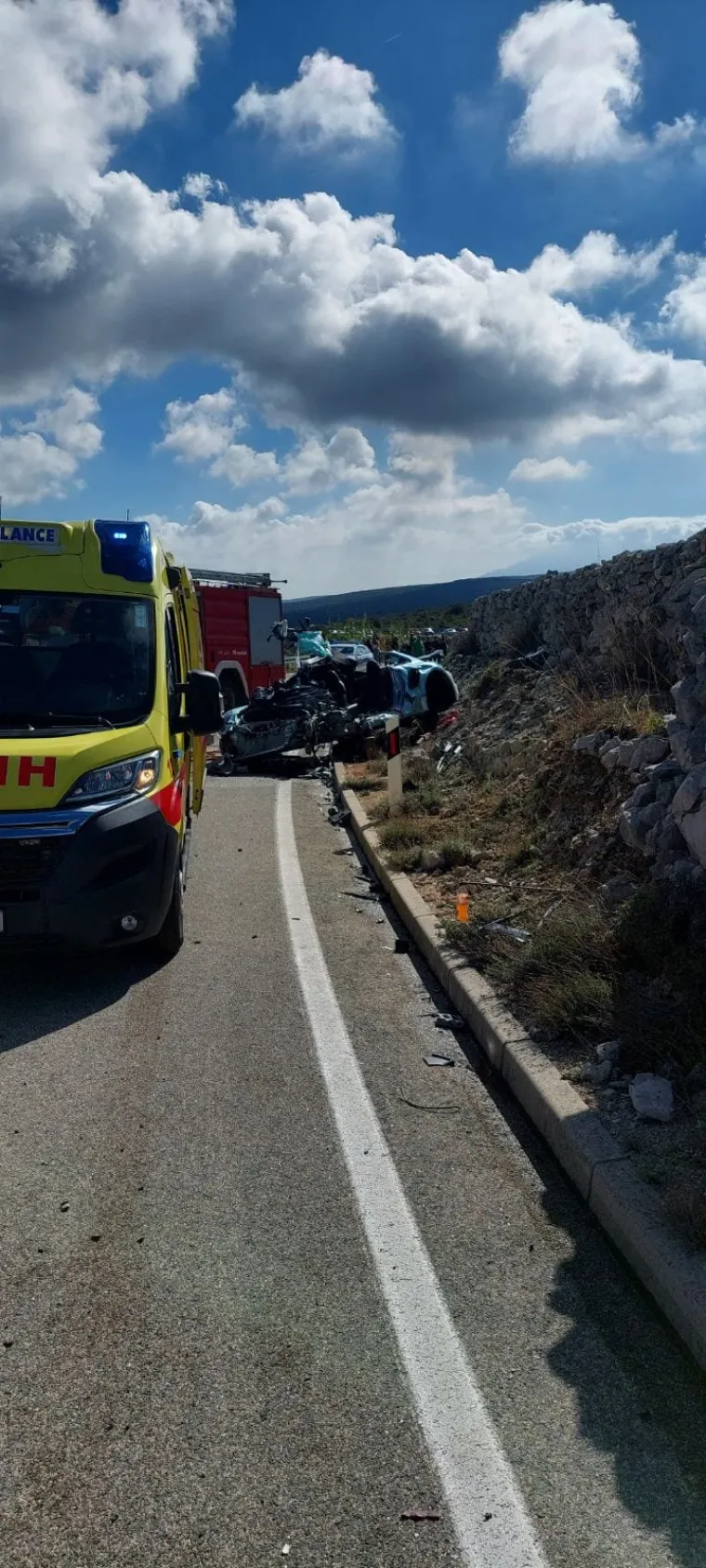 Sudarili se Porsche i cisterna, nastao totalni krš i lom, skupocjeni automobil u neprepoznatljivom stanju