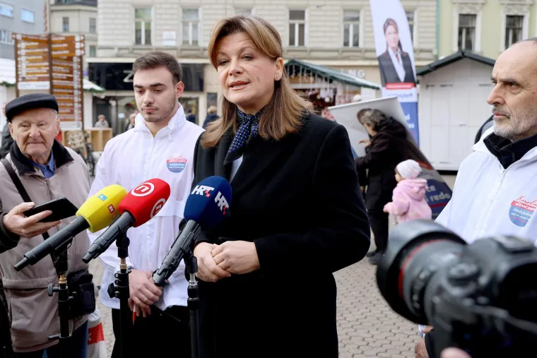 Umjesto štandova s fritulama - kandidati: Nino od jutra 'radi' za Mariju, Bulj dijeli upaljače