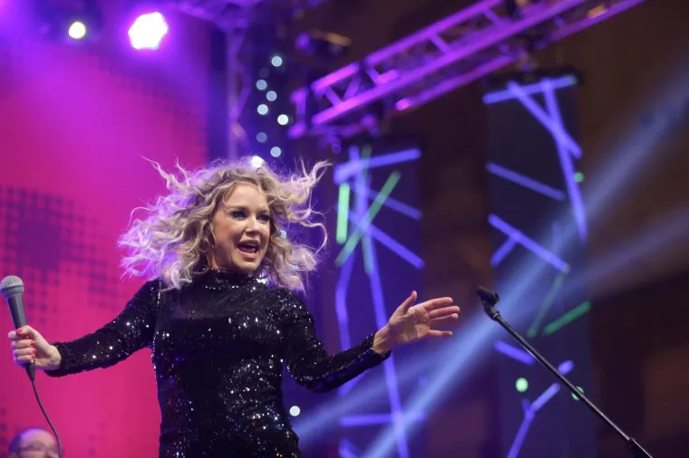 KONCERT 'ŽELIM ŽIVOT' SKUPIO MILIJUN KUNA U SAT VREMENA: Publiku zabavljaju Maja Šuput, Halid Bešlić, Indira...