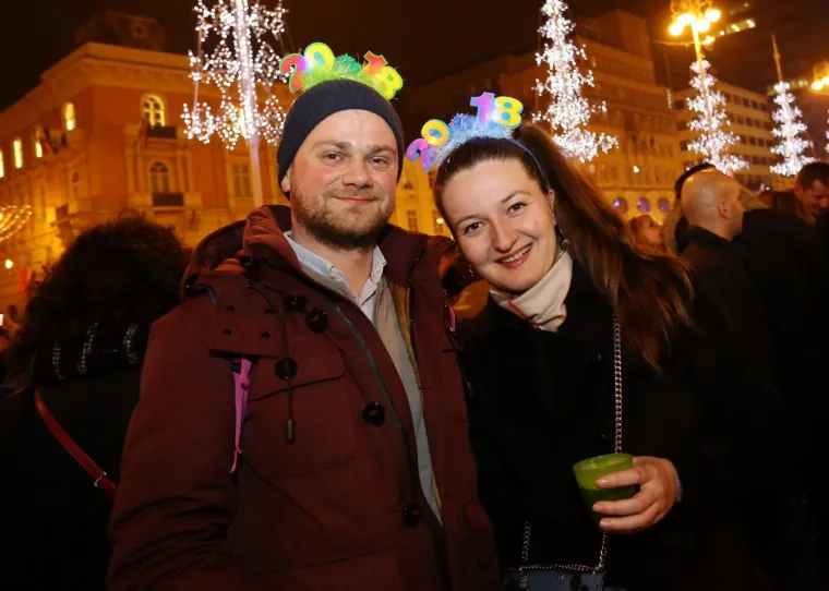 VELIKI VATROMET I KONCERT NA GLAVNOM ZAGREBAČKOM TRGU: Evo kako se dočekala 2018. godina u srcu hrvatske metropole