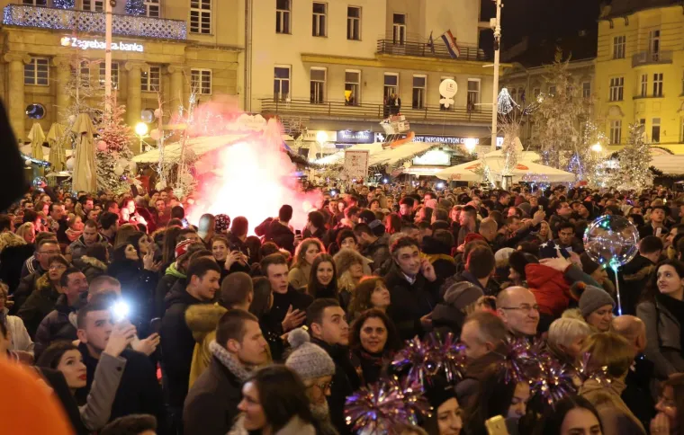 VELIKI VATROMET I KONCERT NA GLAVNOM ZAGREBAČKOM TRGU: Evo kako se dočekala 2018. godina u srcu hrvatske metropole
