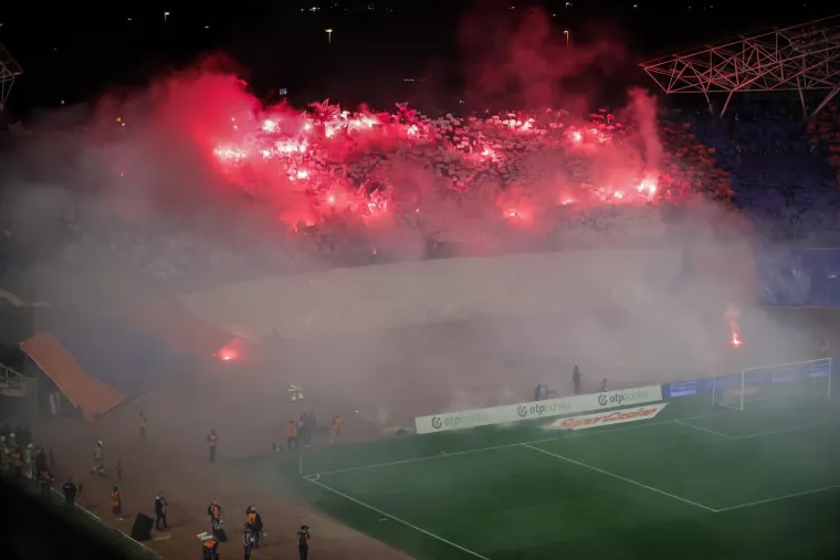 Nakon koreografije red je došao na bakljadu.