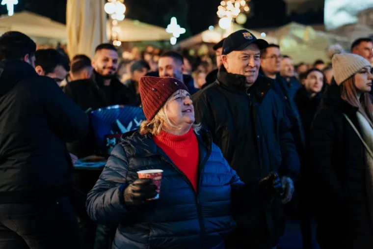 Zadrom se orili hitovi Nene Belana: Priredio pravu feštu, zgodne djevojke okupirale prve redove
