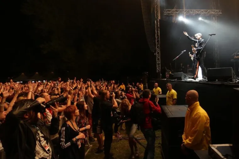 UZAVRELA ATMOSFERA: Prva večer INmusic festivala