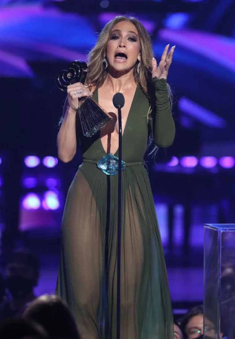 Sve se mijenja, ali ne i guza Jennifer Lopez: Slavna pozadina u prozirnoj haljini ukrala šou