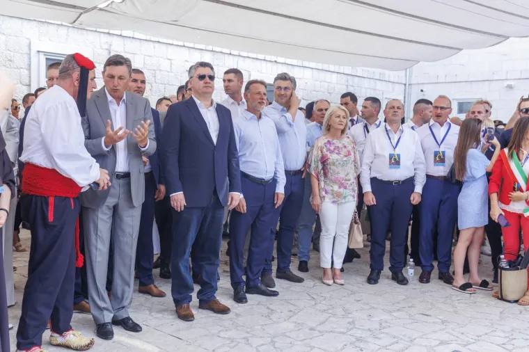 Premijer, predsjednik i po prvi put jedan strani predsjednik: Evo tko je sve danas sudjelovao na Vojvodinom prijemu u Alkarskim dvorima