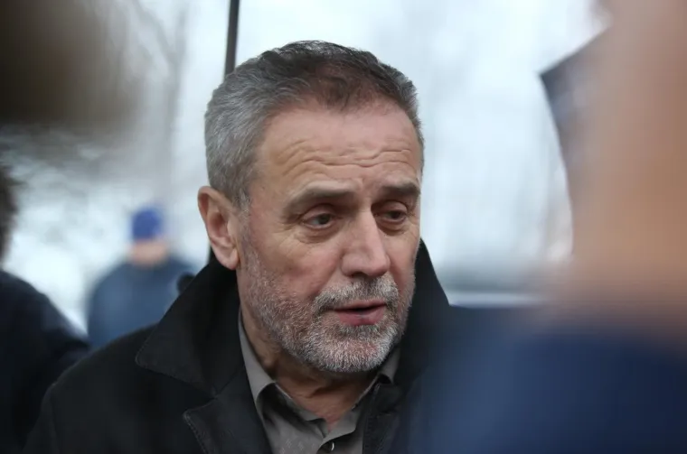 SLUŽBENO OTVORENO SANJKALIŠTE NA CMROKU: Pogledajte kako se niz brijeg na sanjkama spustio gradonačelnik Bandić