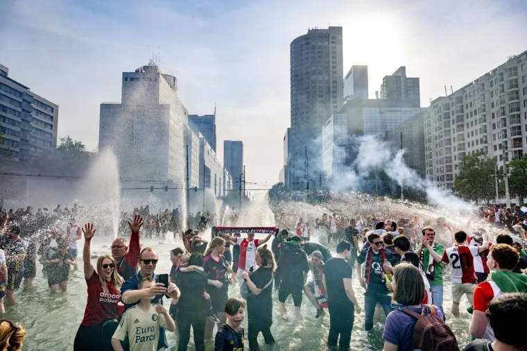 Feyenoord nakon šest godina prvak Nizozemske, navijači 'zapalili' Rotterdam