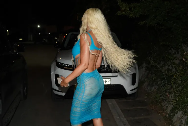 Jelena Karleuša došla polugola na rođendan poznate srpske turbofolk 'pevaljke': Je li zasjenila i slavljenicu?