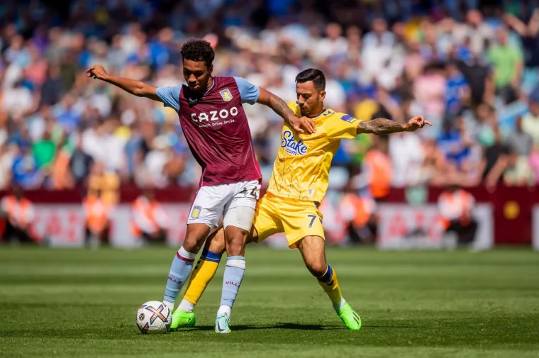 Gerrard bolji od Lamparda: Ali, Steven niti sam ne zna kako je ovo preživio; Aston Villa spasila tri boda protiv Evertona