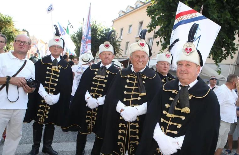 Počeo 21. maraton lađa, predsjednica: 'Želim da danas svi imaju srce vatreno'