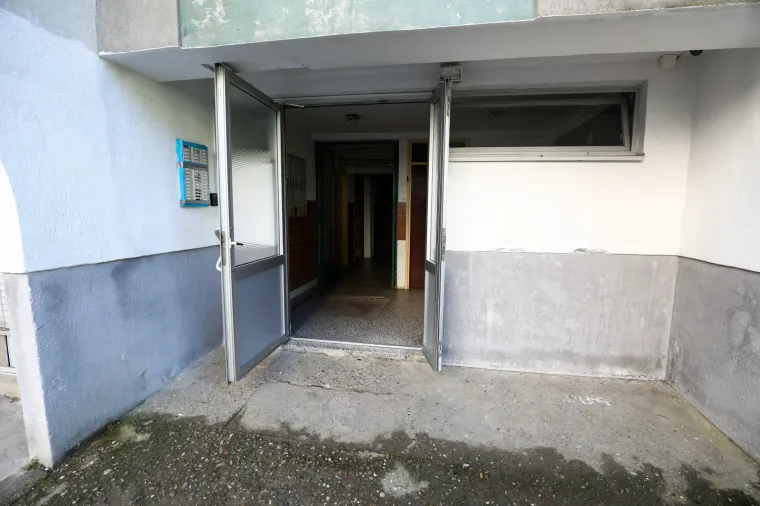 U tragediji koja je potresla BiH muškarac je zaklao ženu nakon čega se raznio bombom. Stradalo je i njihovo dijete