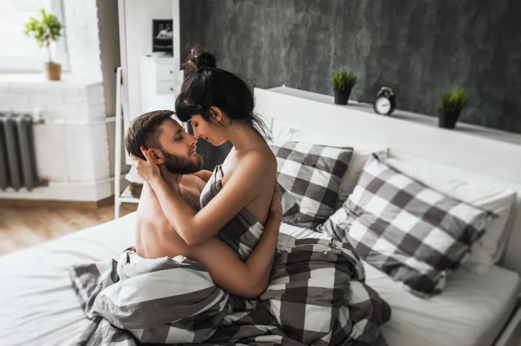 4.	Koliko ti je važna fizička intimnost u vezi? Kakva su tvoja očekivanja i potrebe? Kako osigurati da su potrebe obje strane zadovoljene?