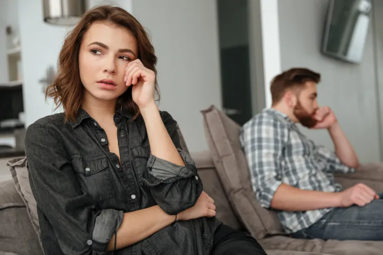 14.	Što bi učinio da se odljubiš? Bi li mi rekao… ili bi o tome radije pričao s prijateljem ili možda terapeutom?