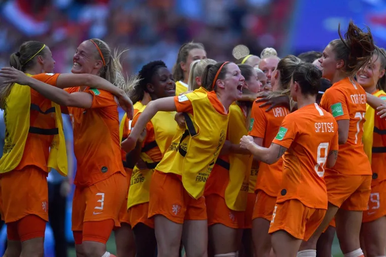ČISTA EMOCIJA I STRAST: Ovako su emotivne Nizozemke proslavile plasman u polufinale SP-a