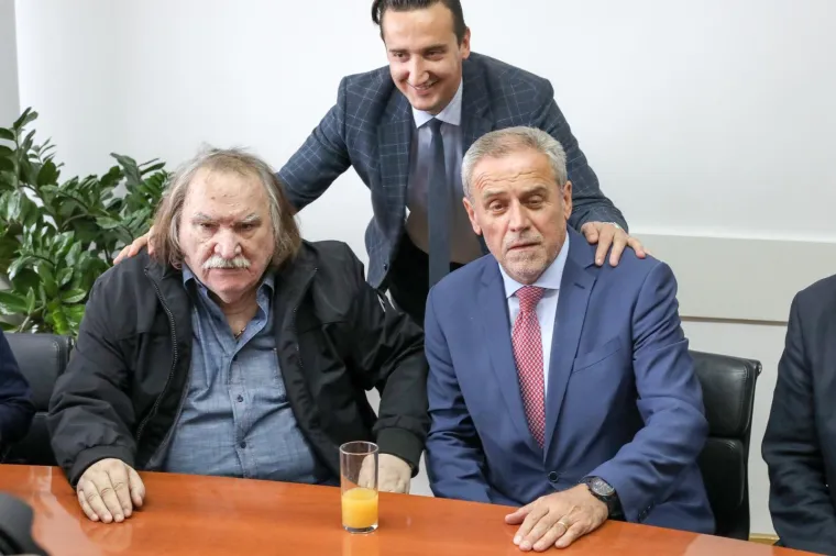 Susret zagrebačkog gradonačelnika i Miše Kovača nije mogao proći bez fotoaparata - Evo kako je to izgledalo!