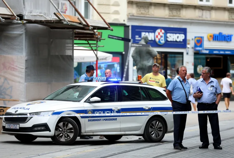 Pogledajte prizore iz Jurišićeve ulice: Komadi cigle i zida po podu, obnavljali zgradu pa izazvali kaos?