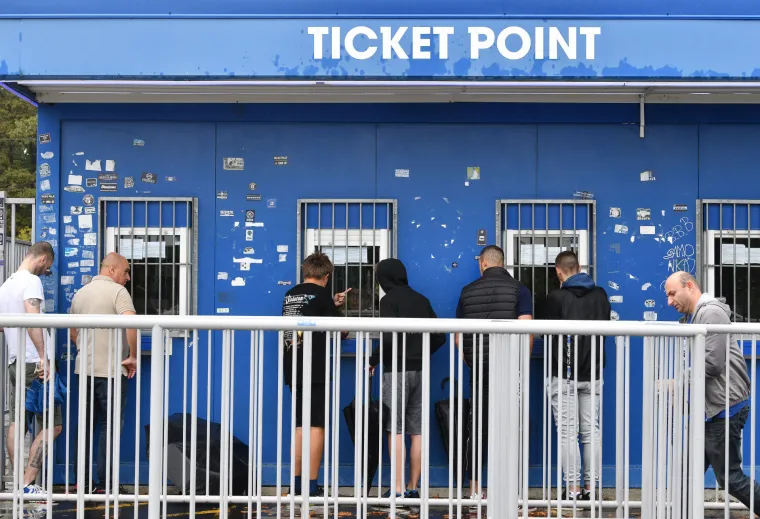 Velik interes za utakmicu Dinama i Bodo/Glimta: Ljudi stoje na kiši, a Liga prvaka kuca na vrata