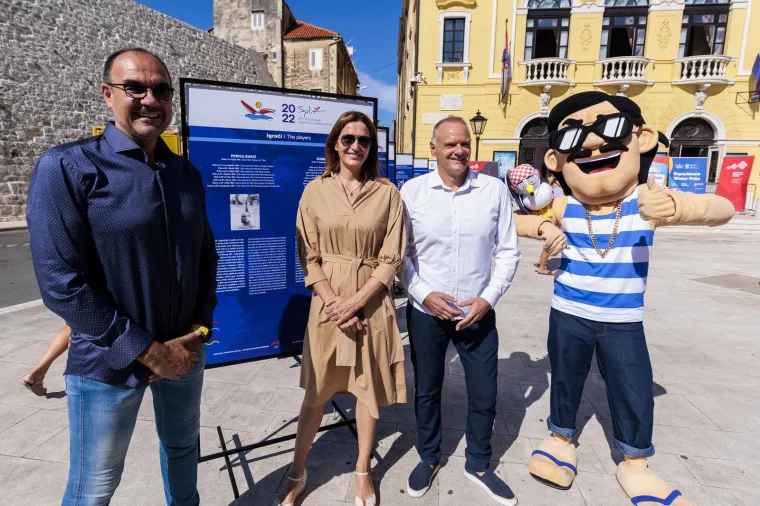 Ovo je Roko, maskota splitskog EP-a u vaterpolu: Htjeli napraviti dalmatinskog galeba, a dobili - kralja! 'Reakcije su fenomenalne'