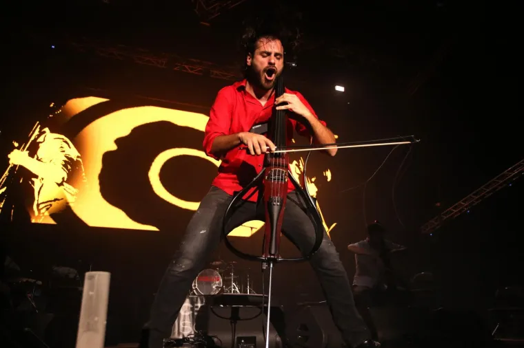 MEGAPOPULARNI 2CELLOS 'RAZVALIO' SPLITSKU ARENU: Šulić i Hauser se igrali vraga, iz publike im se smiješile poznate face