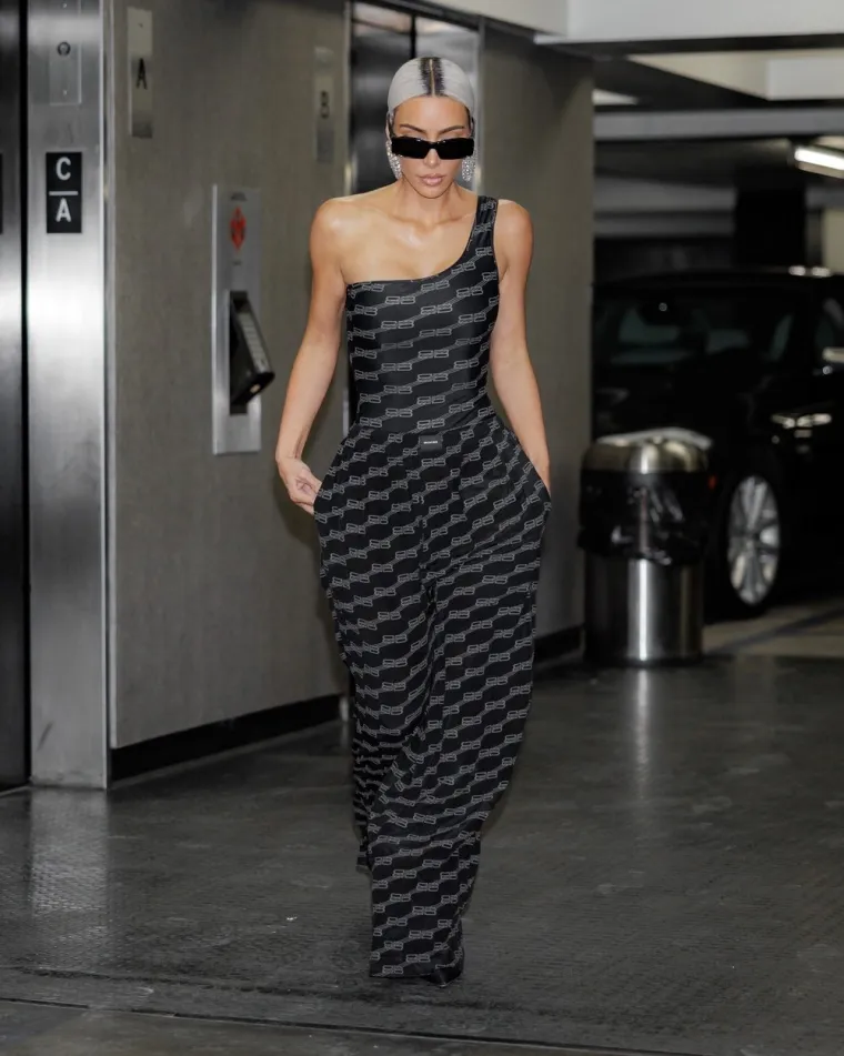 Na kakvoj je dijeti Kim Kardashian da ima ovako uzak struk, a pritom nije izgubila prepoznatljive obline?