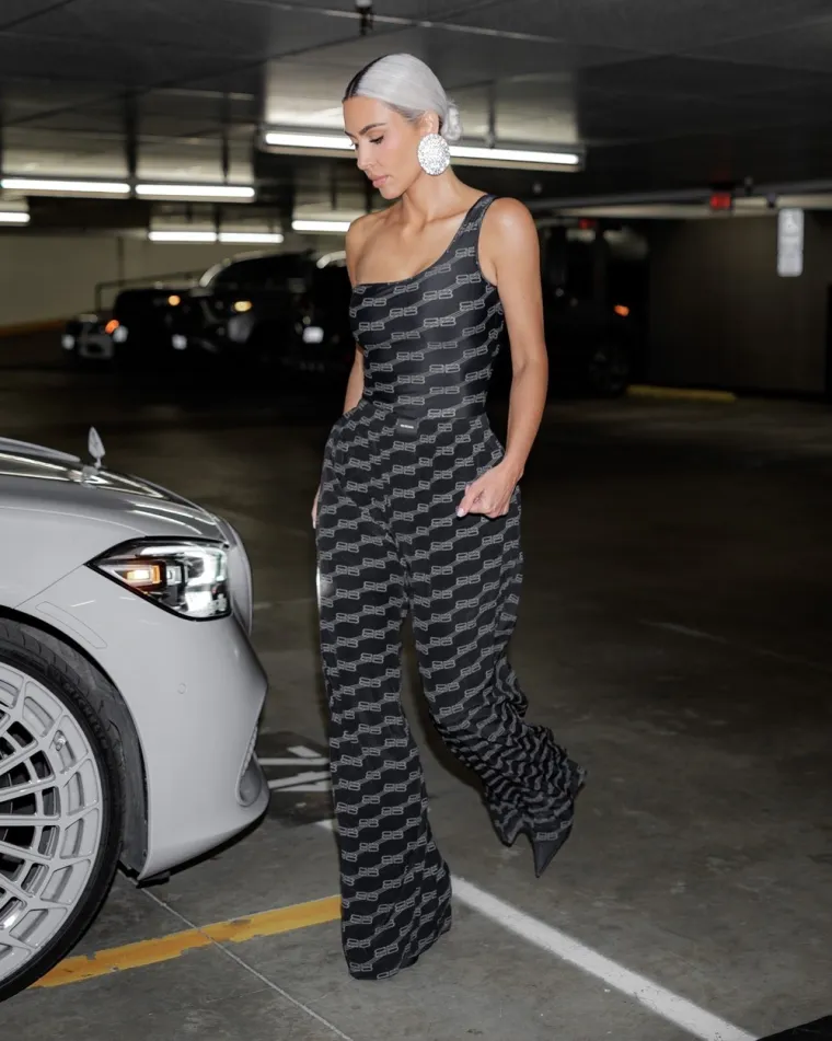 Na kakvoj je dijeti Kim Kardashian da ima ovako uzak struk, a pritom nije izgubila prepoznatljive obline?