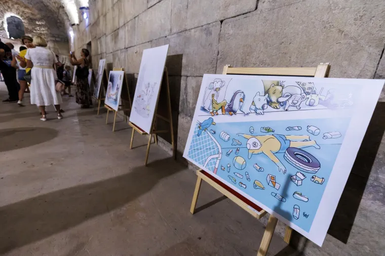 Ususret EP-u: Pogledajte kako izgleda izložba vaterpolskih karikatura u Dioklecijanovim podrumima