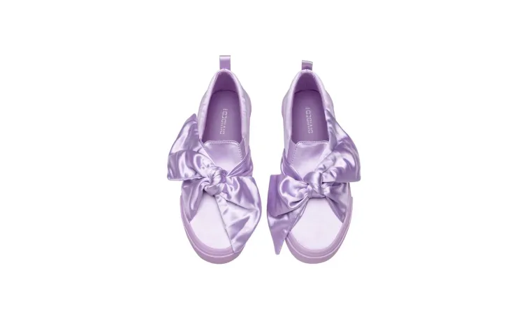 Platnene tenisice sa satenskom mašnom, H&amp;M, 185,87 kuna