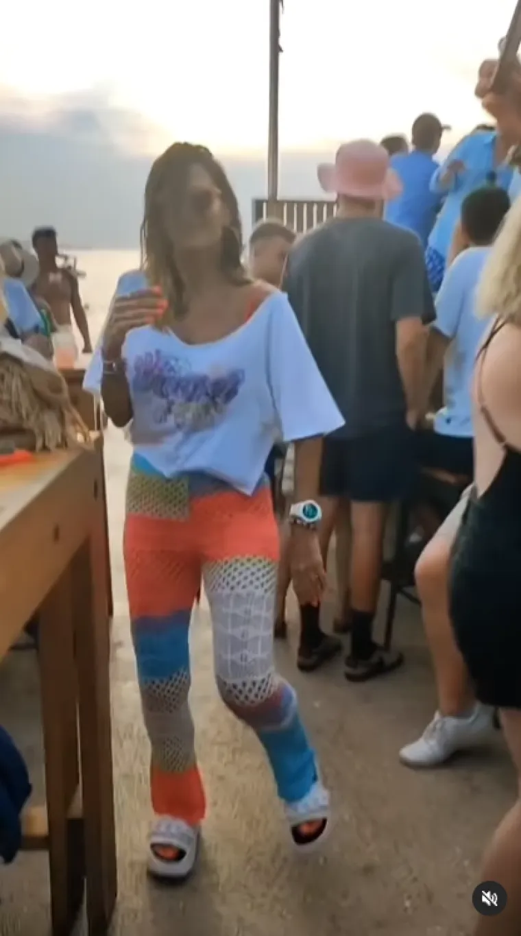 Skinula se legendarna misica! Ana Sasso rastura i 40 godina nakon kultne reklame, ovi prizori će vas još dugo grijati