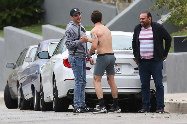 Shia LaBeouf istresao grešnu dušu pa mirno odšetao po cigarete: 'Prevario sam svaku s kojom sam bio, a nisam im rekao ni da imam herpes''