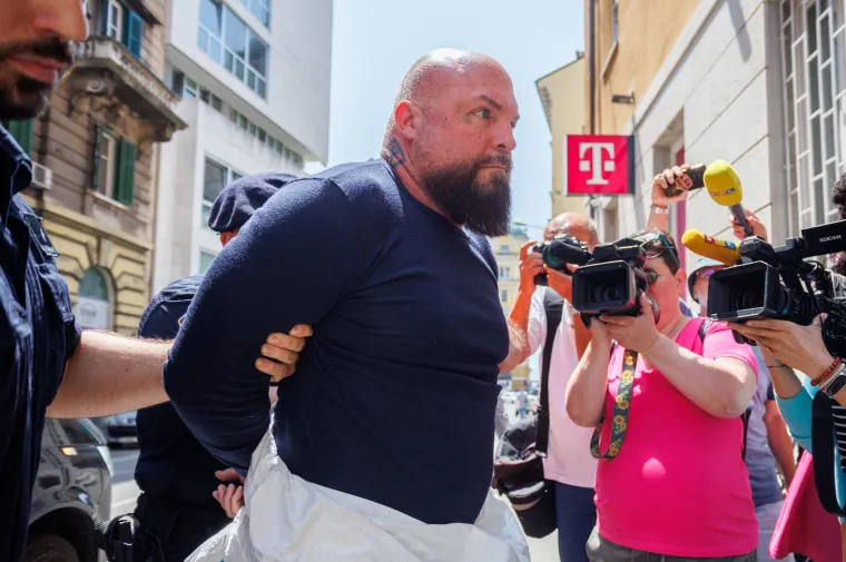 Ovo su Hrvat i Nijemac, bombaši osumnjičeni za niz eksplozija u Rijeci: Pogledajte fotografije privođenja