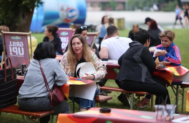 Razigrano, opušteno, šareno na zagrebačkom Jarunu: Zakotrljao se sedmi Food Truck Festival!