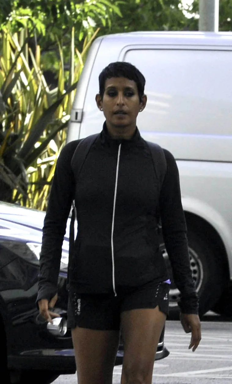 BBC-jeva voditeljica Naga Munchetty, nedavno je otkrila da je patila od adenomioze - stanja koje uzrokuje ukopavanje sluznice maternice u mišićni zid maternice. 