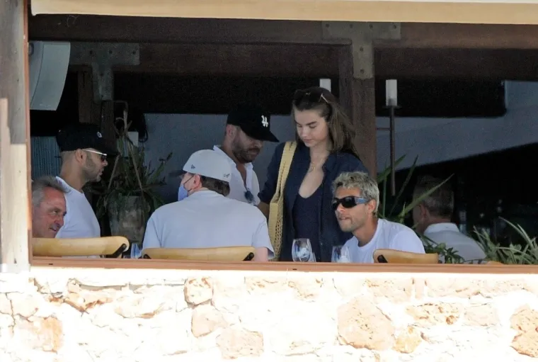 Leonardo DiCaprio uhvaćen s novom 26 godina mlađom curom? 'Izgleda da je ovisan...'
