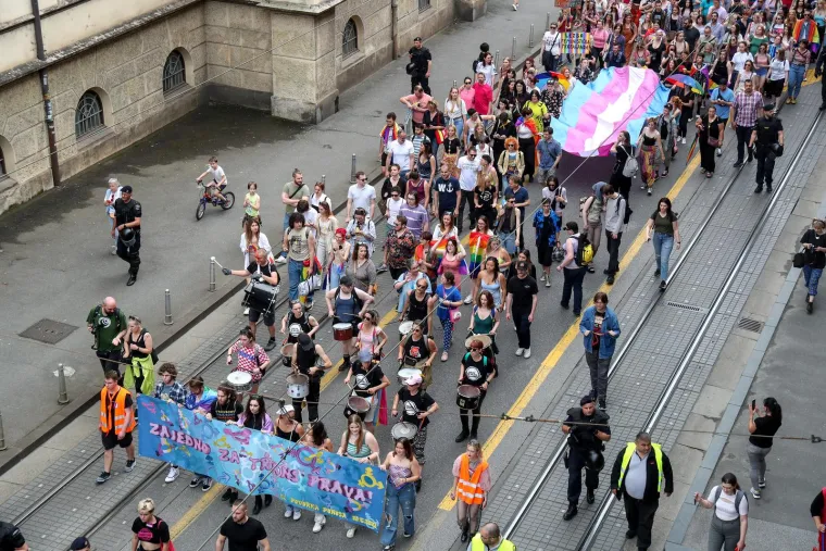 Tisuće ponosnih građana u srcu Zagreba u duginim bojama: 'Više ljubavi, manje mržnje'