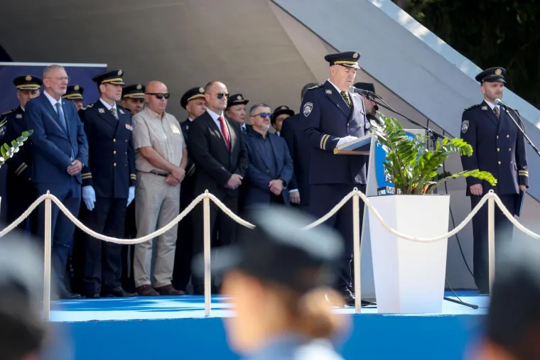 Ovo su nove generacije policajaca. Prisegnuli na Policijskoj akademiji i završili školovanje