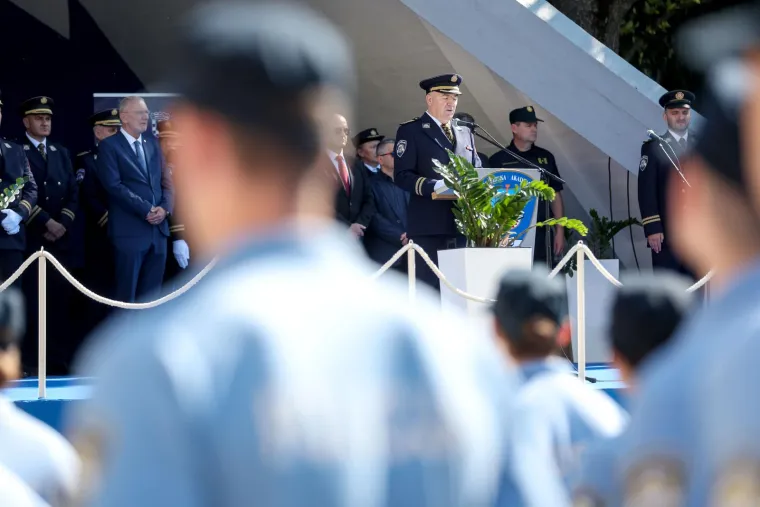 Ovo su nove generacije policajaca. Prisegnuli na Policijskoj akademiji i završili školovanje