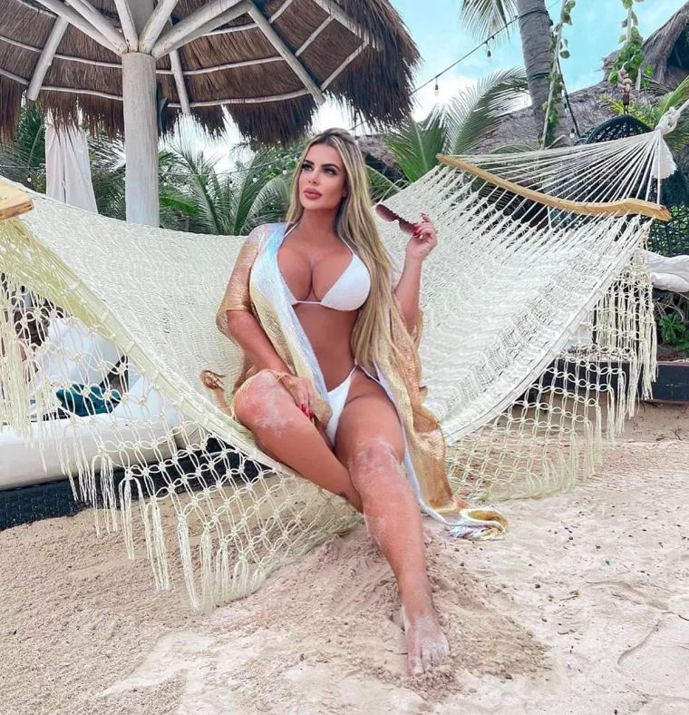 Inflacija natjerala pravnicu na očajnički potez: Da ispliva iz dugova otvorila OnlyFans, a slike su joj...pa - da vam ispadne jezik!