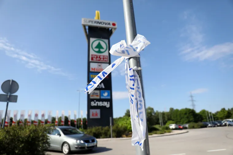 Ovako izgleda parkiralište jutro nakon stravične nesreće u kojoj je mladić (23) pomeo pješake