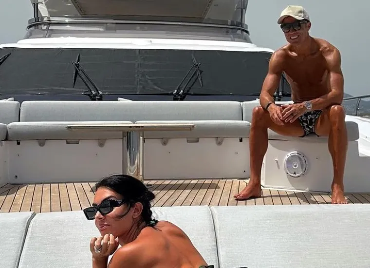 Nije njima uopće loše: Georgina pokazivala savršenu guzu u tangicama, a Cristiano se zadovoljno smješkao