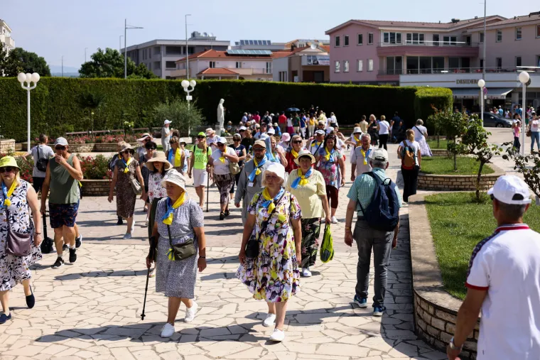 Međugorje puno k'o šipak: Godišnjica je Gospina ukazanja, turisti pohrlili sa svih strana svijeta