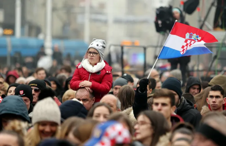 Tisuće ljudi na zagrebačkom glavnom Trgu dočekale su srebrne kauboje: Atmosferu su zagrijali Zaprešić Boysi