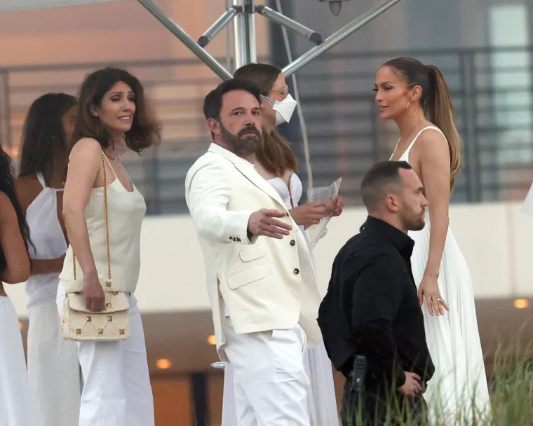 Jennifer Lopez i Hailey Bieber ne izgledaju baš radosno kraj svojih jačih polovica