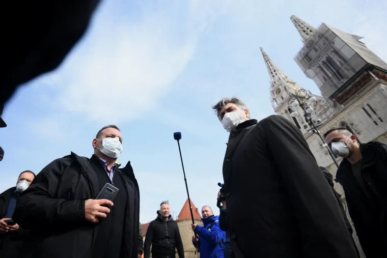 Državni vrh s maskama na licu u obilasku porušenog Zagreba: 'Ovo je najgori potres u 140 godina!'