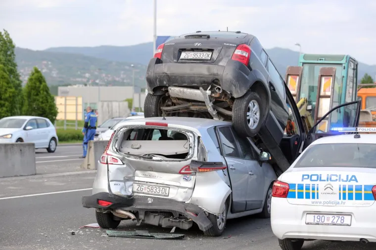 Nesvakidašnja nesreća na Jankomirskom mostu u Zagrebu