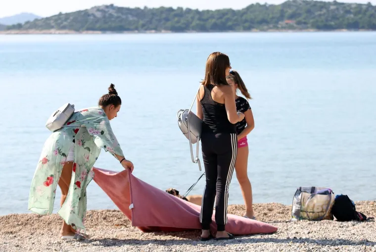 LJETO NAM SE VRATILO? Odavno je prošlo, ali ove fotke s plaže natjerat će vas da razmislite ponovno
